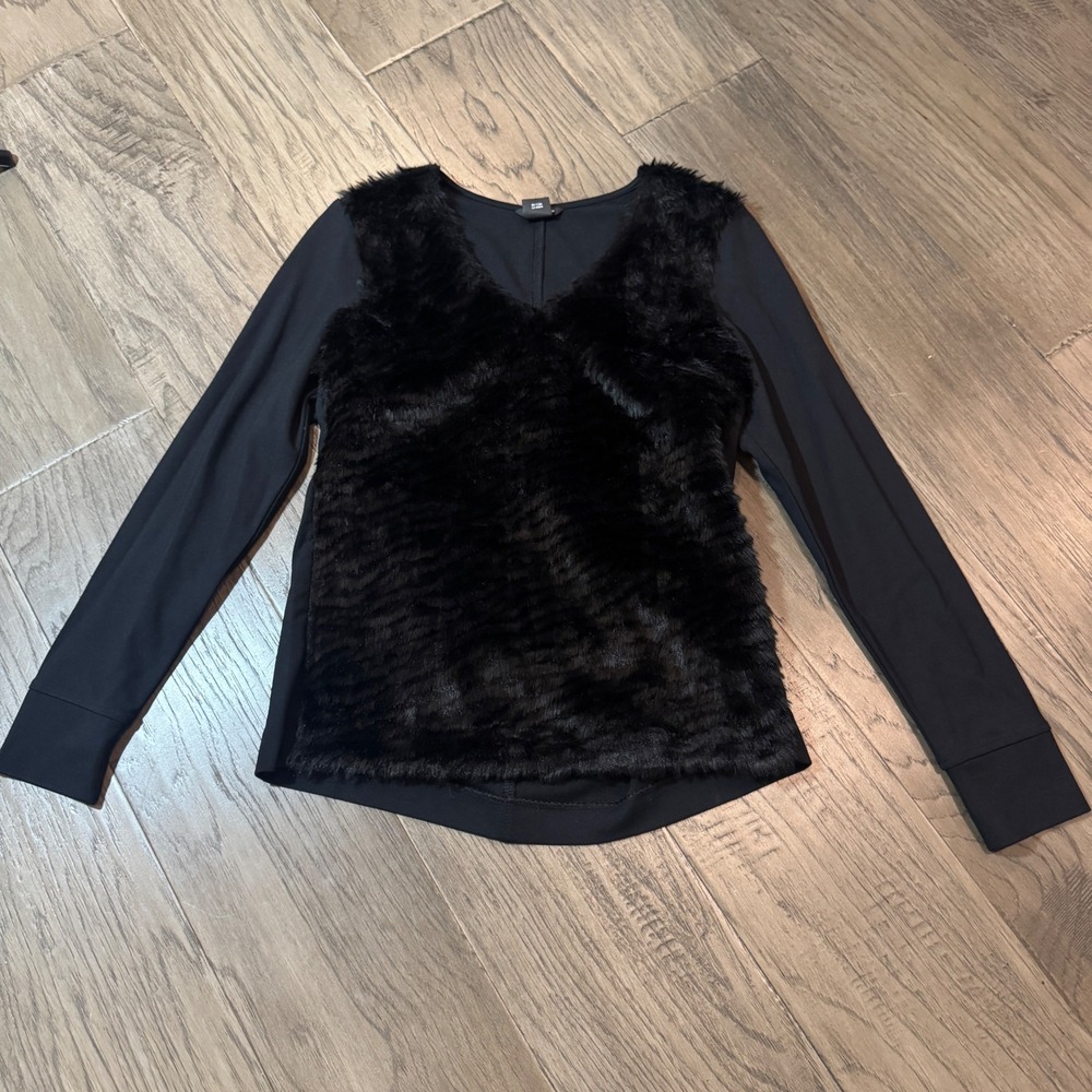 Club Monaco Black Faux Fur Front Long Sleeve V Neck‎ Top Womens XS TP
